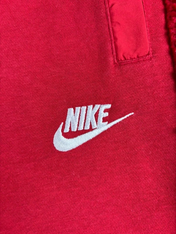 Jogging Nike rouge foncé/noir bandes sherpa taille L (147-158cm) – Nike – taille 12 ans / 152 cm 2
