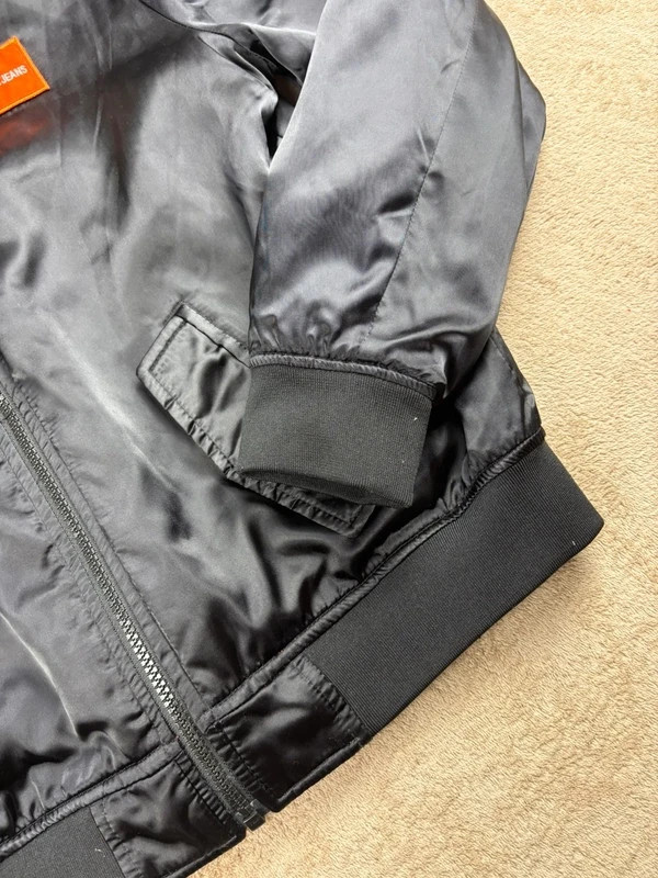 Bomber réversible Calvin Klein Jeans noir et orange 12 ans – Calvin Klein – taille 12 ans / 152 cm 2