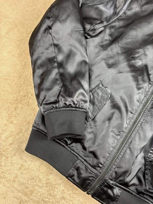 Bomber réversible Calvin Klein Jeans noir et orange 12 ans – Calvin Klein – taille 12 ans / 152 cm 3