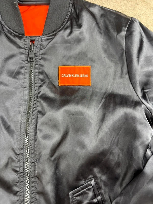 Bomber réversible Calvin Klein Jeans noir et orange 12 ans – Calvin Klein – taille 12 ans / 152 cm 4