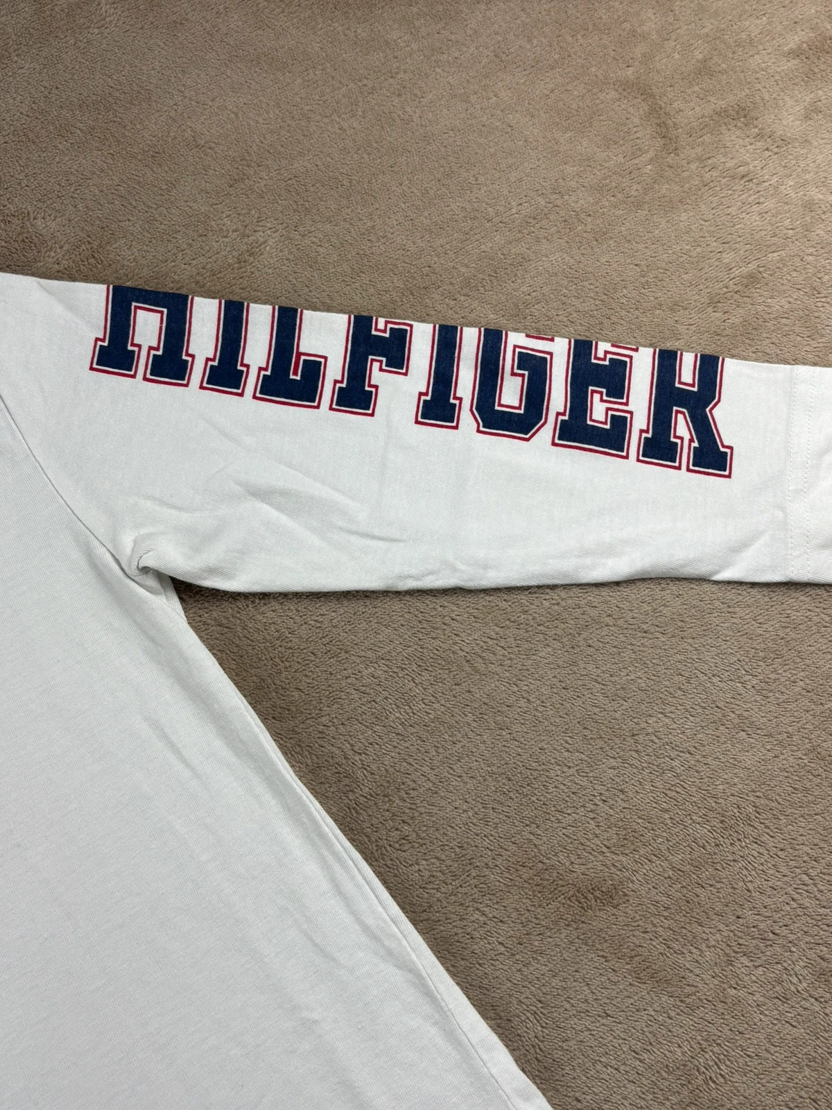 T-shirt manches longues Tommy Hilfiger – Tommy Hilfiger – taille 4 ans / 104 cm 2