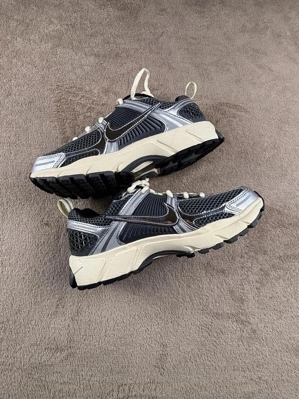 Nike Vomero 5 Iron Grey Chrome - Taille 38.5 – Nike – taille 38.5 2