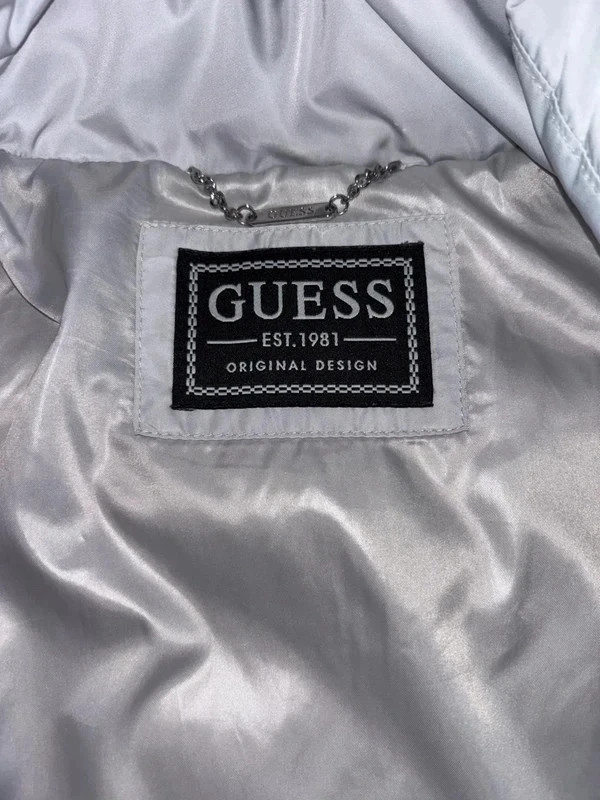 Doudoune Guess gris clair / argentée fourrure - Taille S – GUESS – taille S / 36 / 8 5