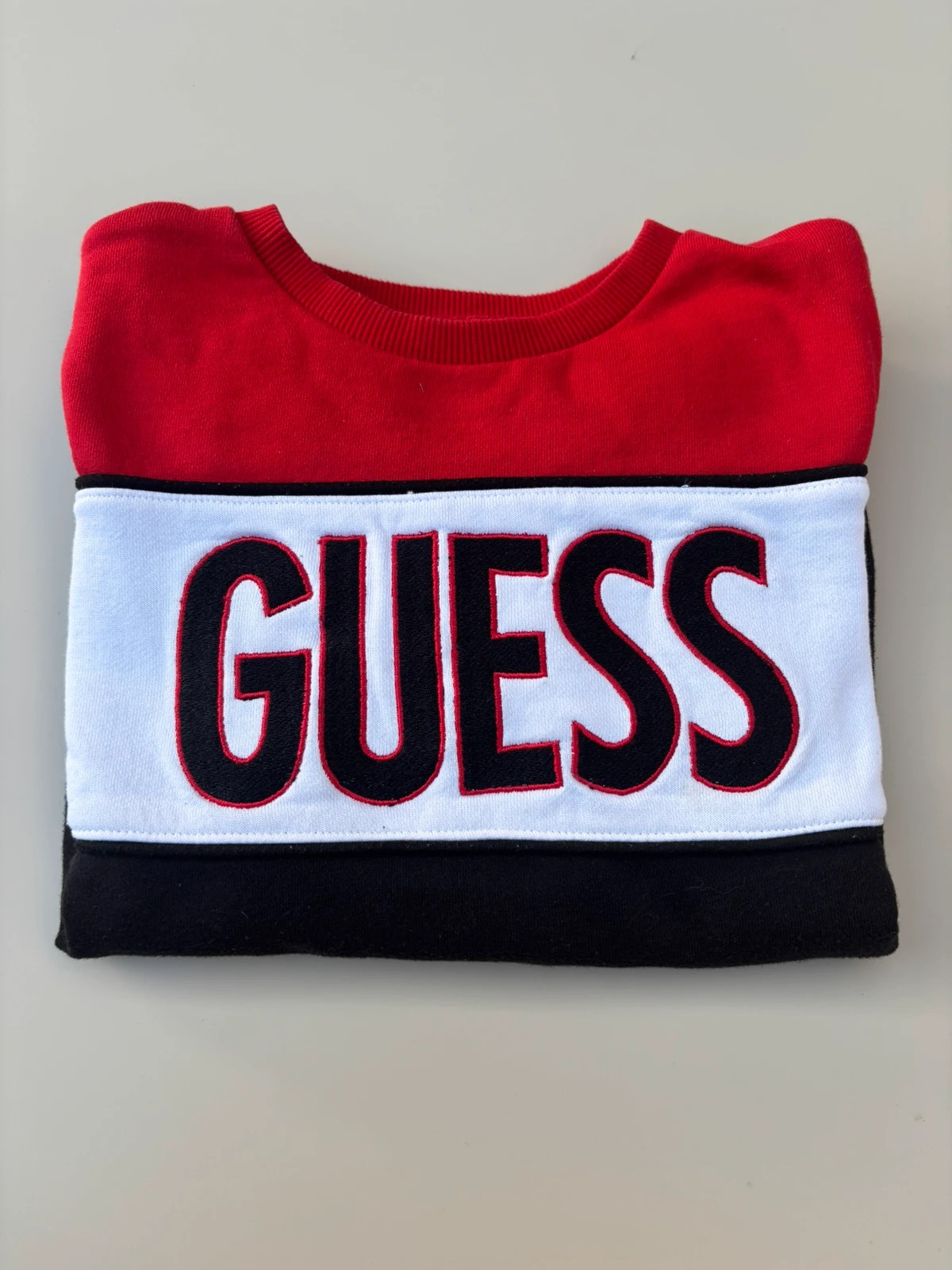 Sweat Guess tricolore taille 10 ans