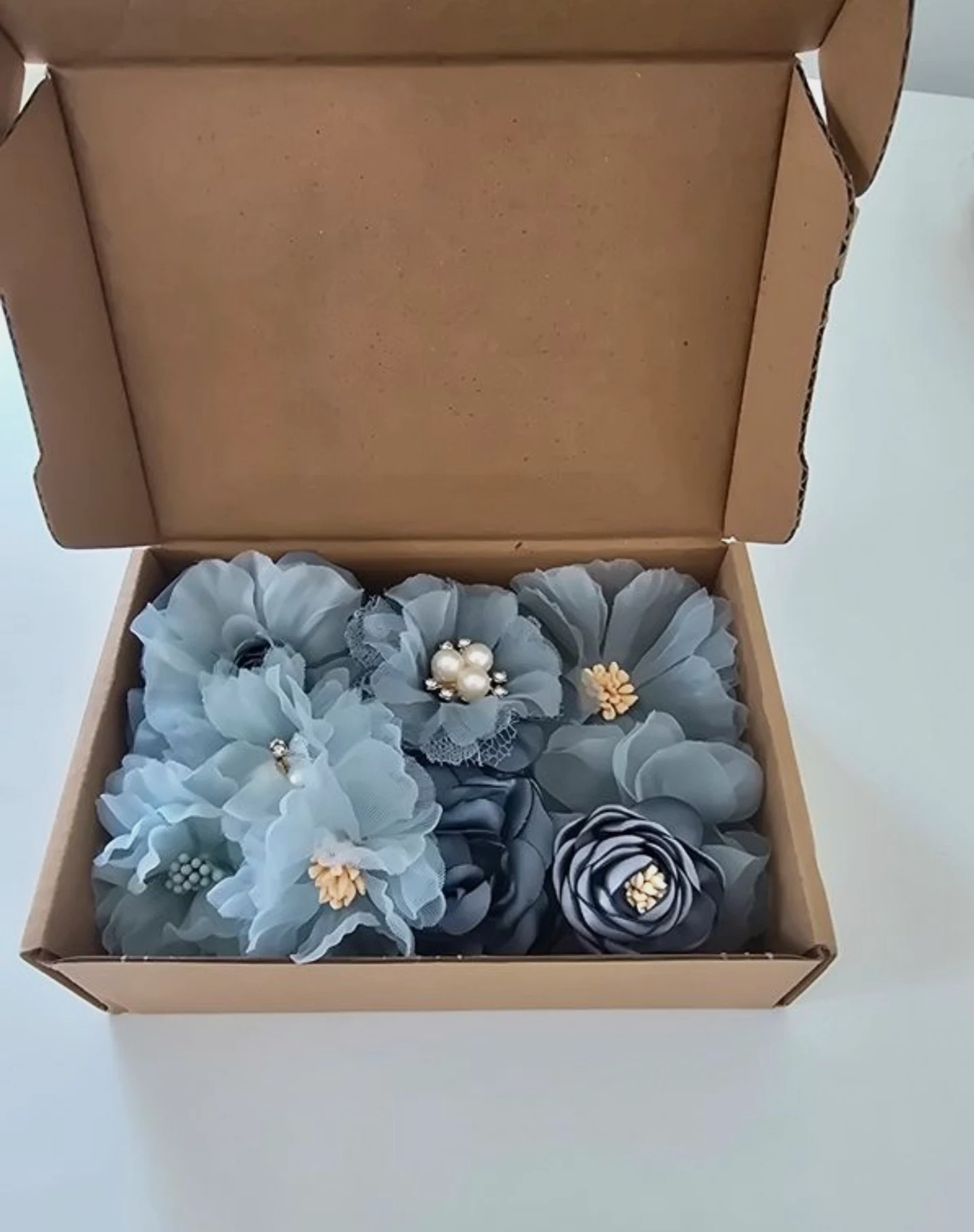Boîtes 10 fleurs déco gâteaux ou autres