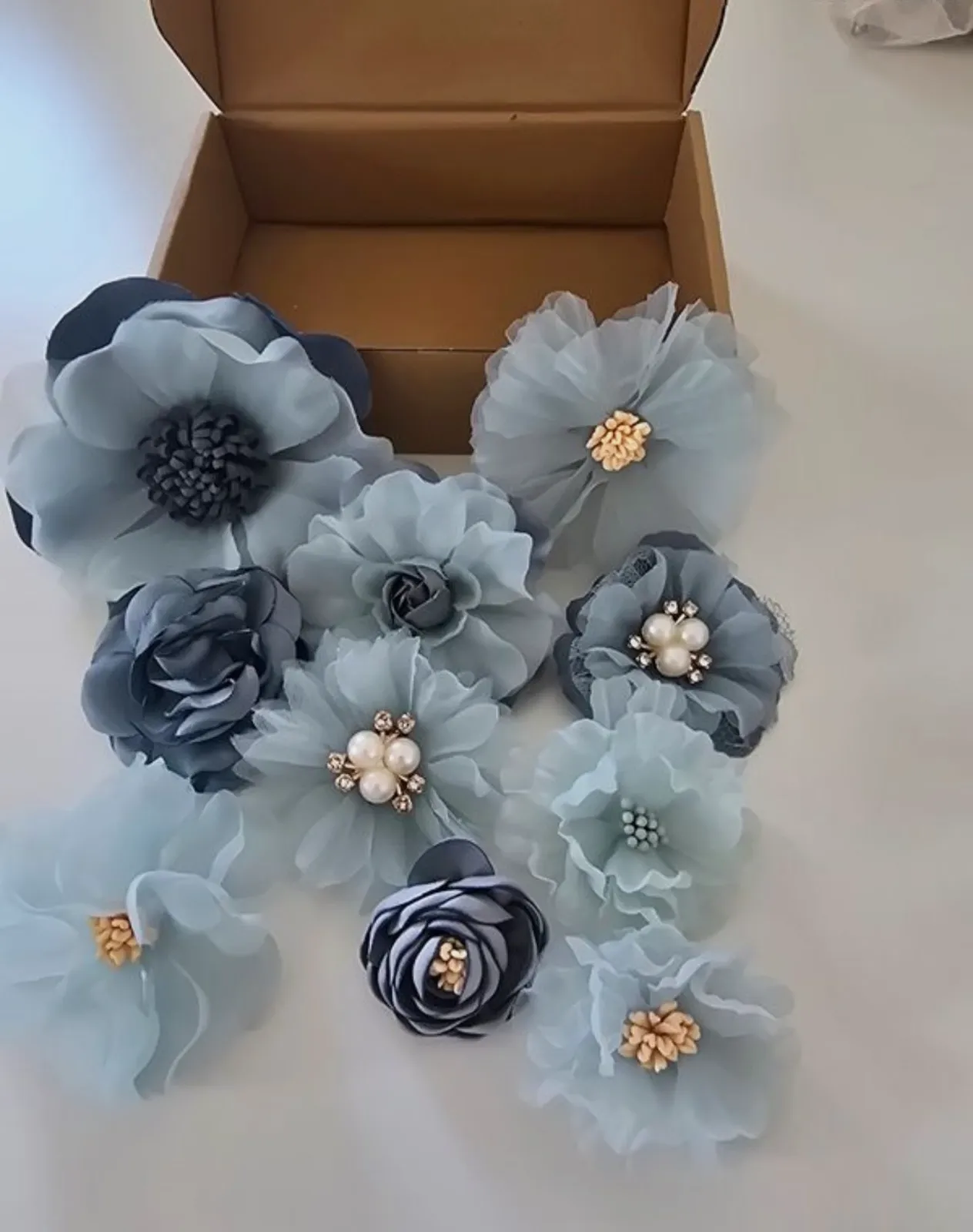 Boîtes 10 fleurs déco gâteaux ou autres  – Amazon 2