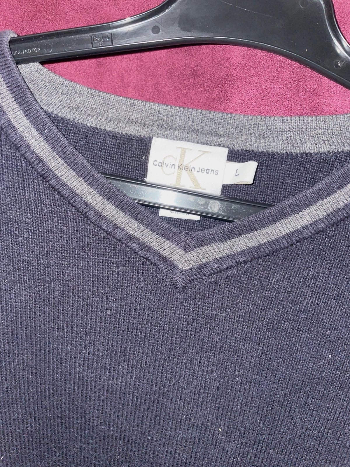 Pull col V Calvin Klein Jeans bleu marine – Calvin Klein Jeans – taille L 3