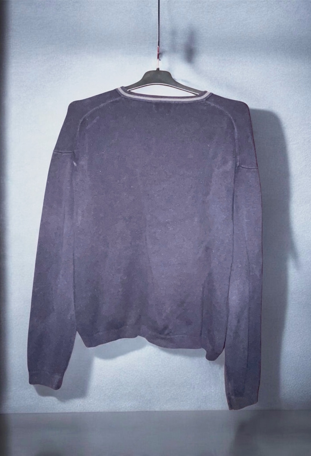 Pull col V Calvin Klein Jeans bleu marine – Calvin Klein Jeans – taille L 2