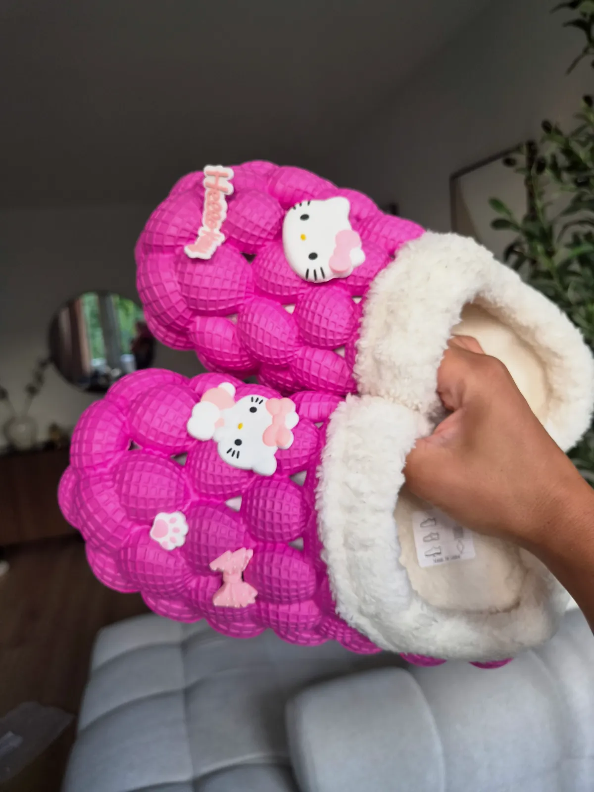 Chaussons sabots Hello Kitty roses fourrés – Sanrio – taille EU 39 3