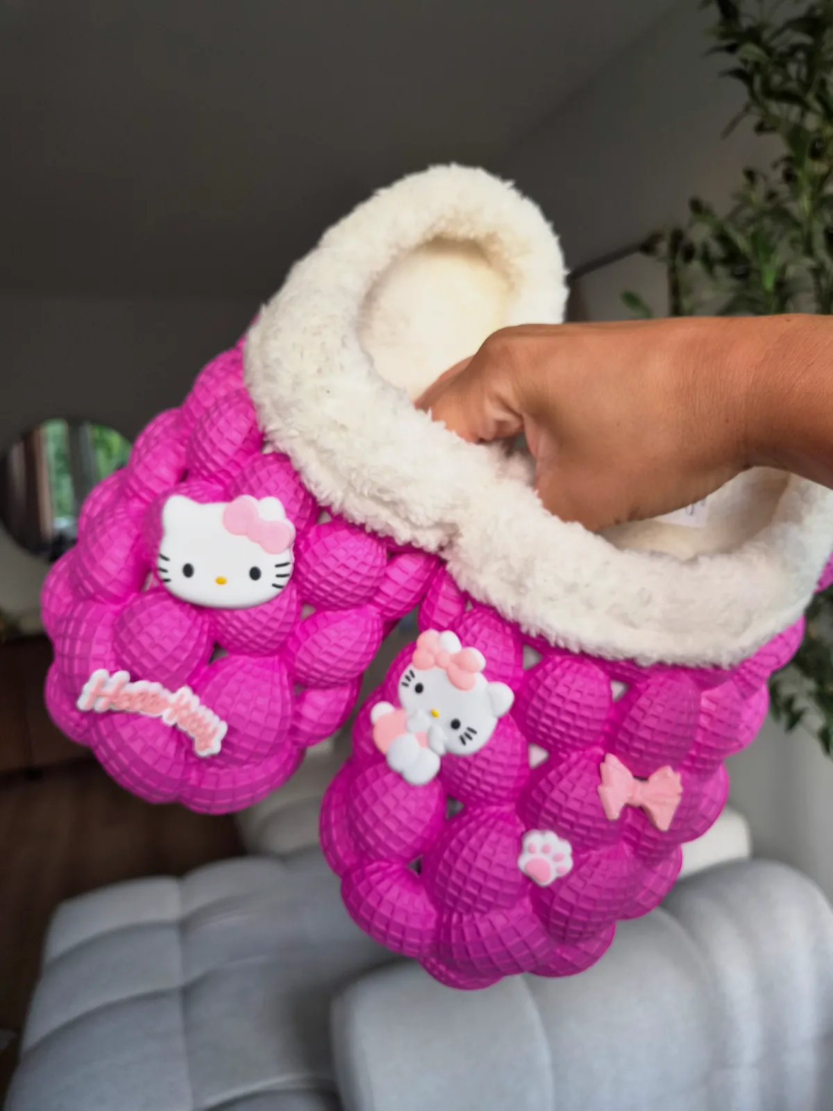 Chaussons sabots Hello Kitty roses fourrés – Sanrio – taille EU 39 4
