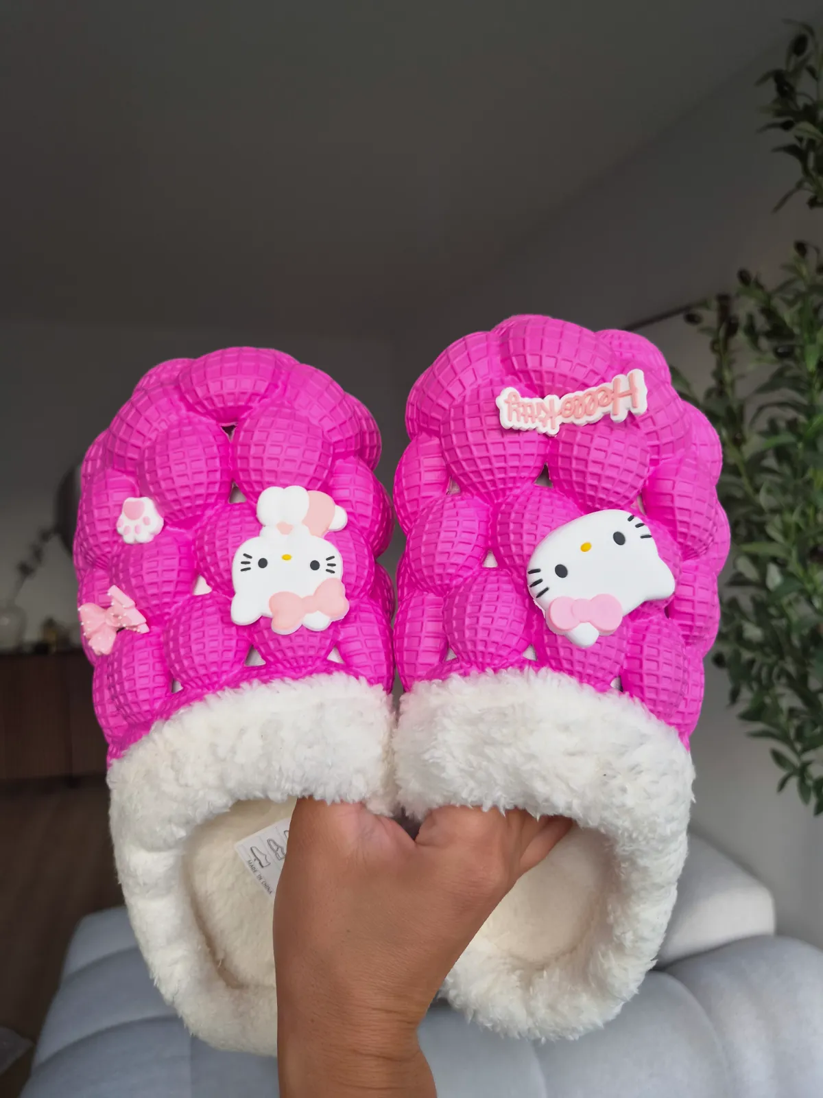 Chaussons sabots Hello Kitty roses fourrés – Sanrio – taille EU 39 2