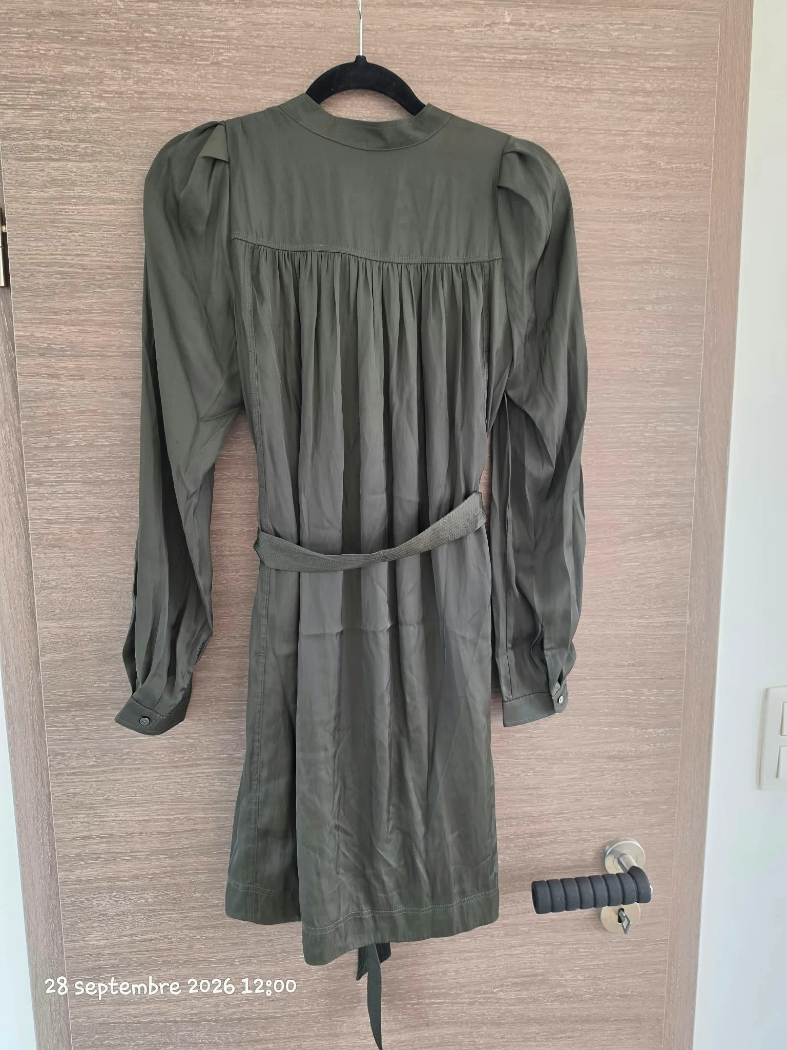 Robe courte en satin Zadig & Voltaire – Modèle Ritchin Satin Kaki (Taille XS – Zadig & Voltaire – taille XS 2