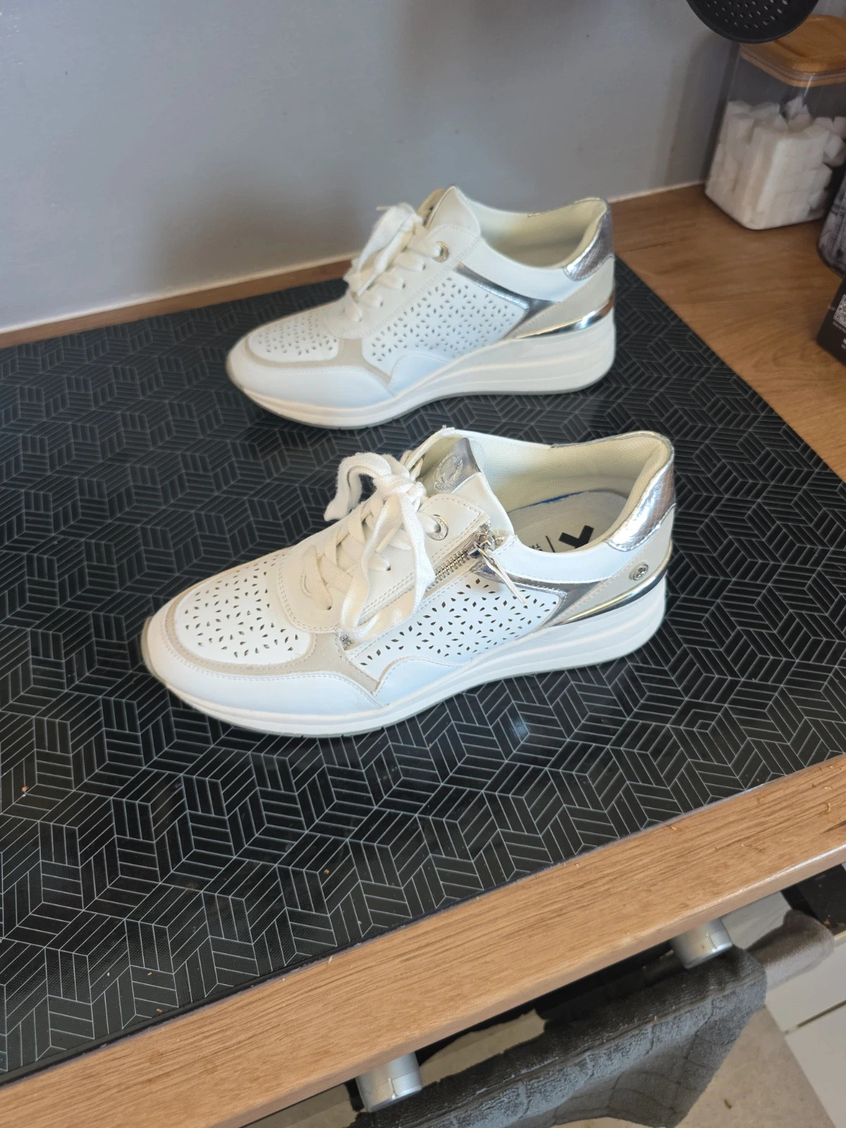 Basket blanches – Footwear – taille 41 4