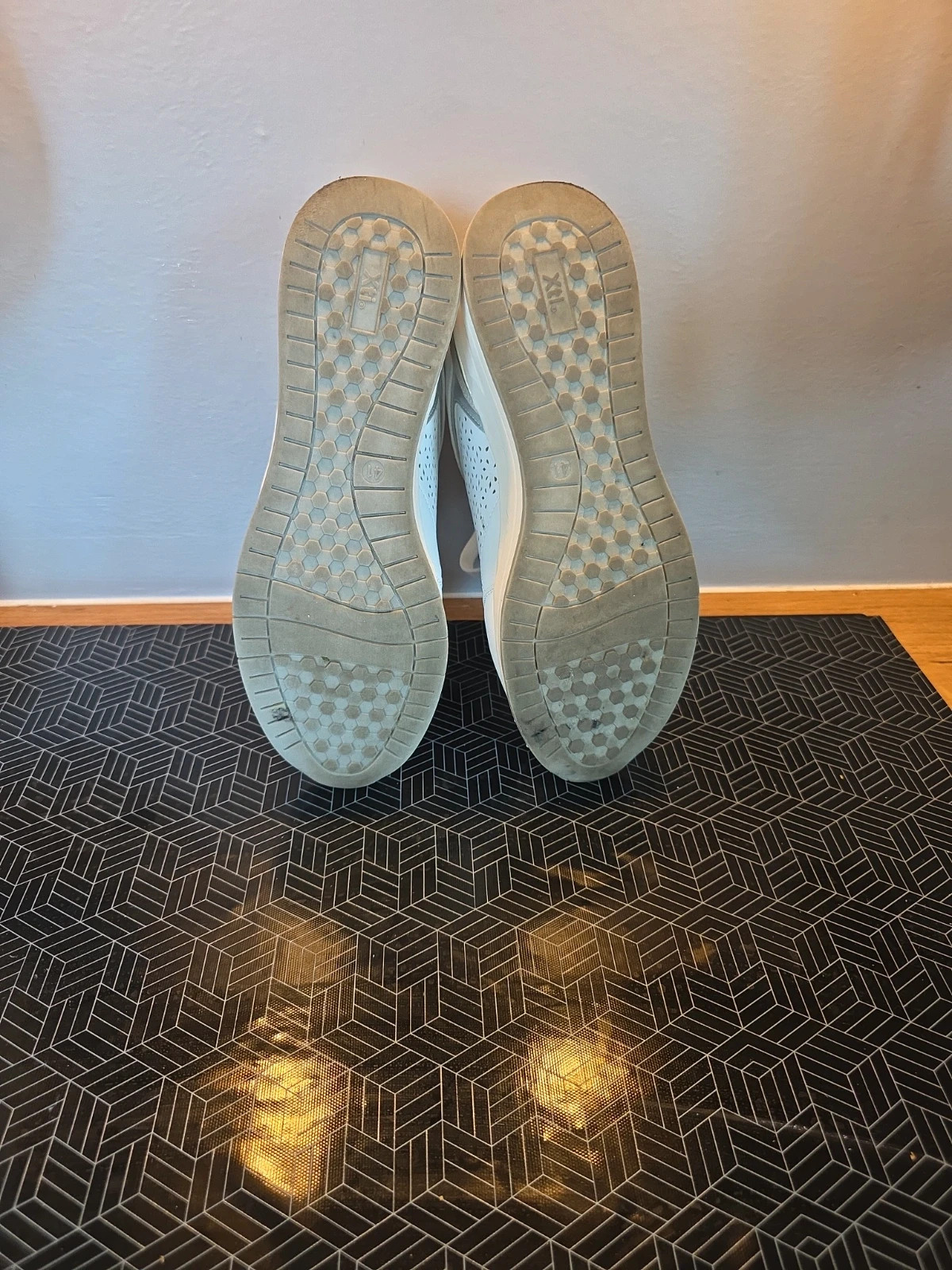 Basket blanches – Footwear – taille 41 5