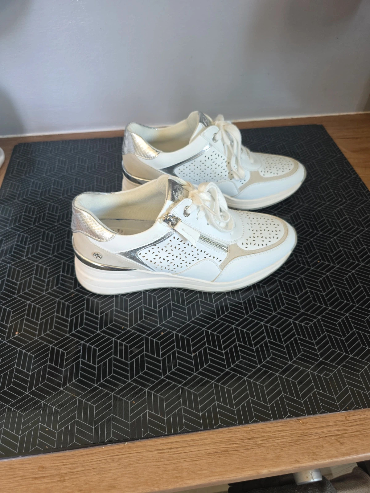 Basket blanches – Footwear – taille 41 3