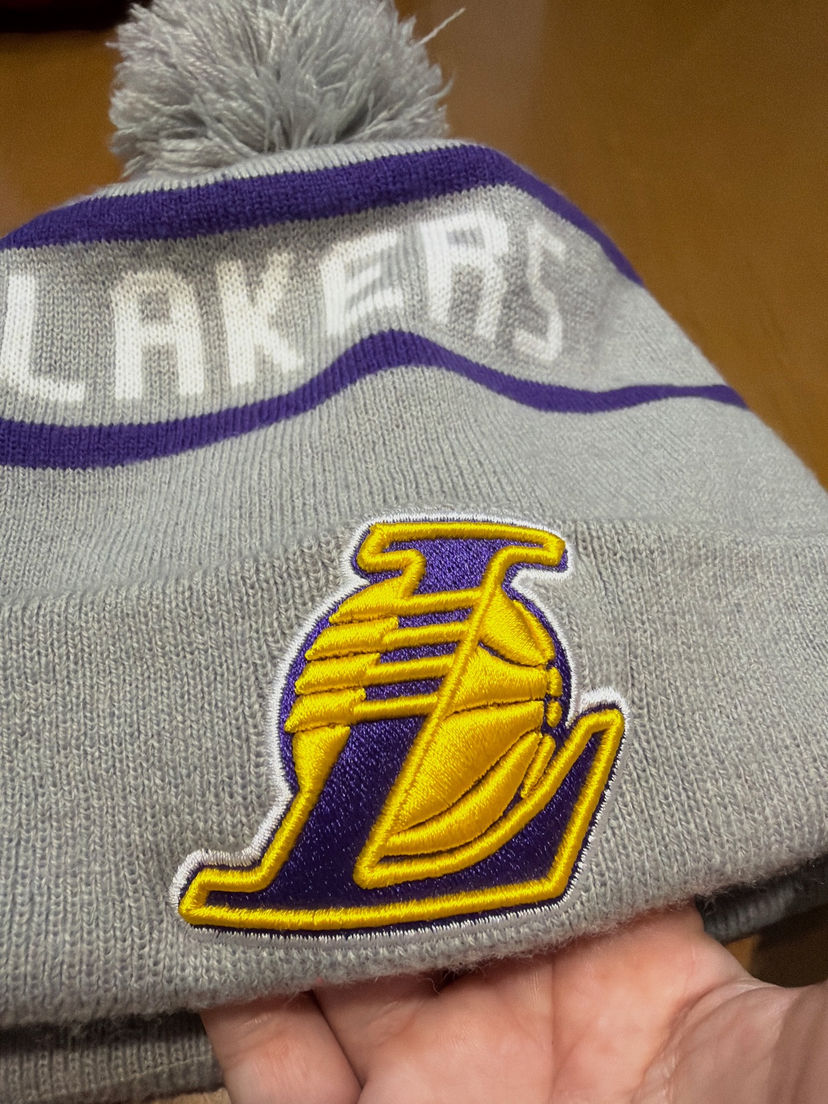 Gorro de punto New Era Los Angeles Lakers con pompón – New Era – taille Taille unique 5