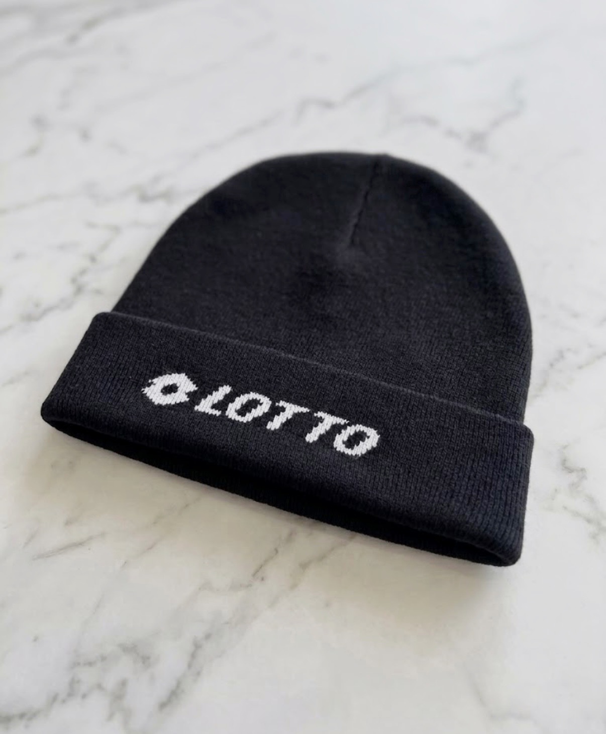 Gorro Negro con vuelta Lotto