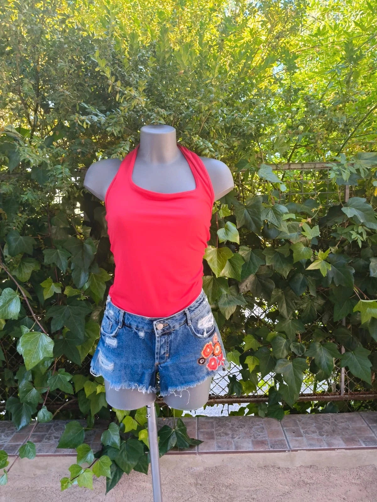 Shorts Vaqueros Rotos Zara Trafaluc – Talla 38 – Detalles Bordados de Flores 💐 – Zara – taille M / 38 / 10