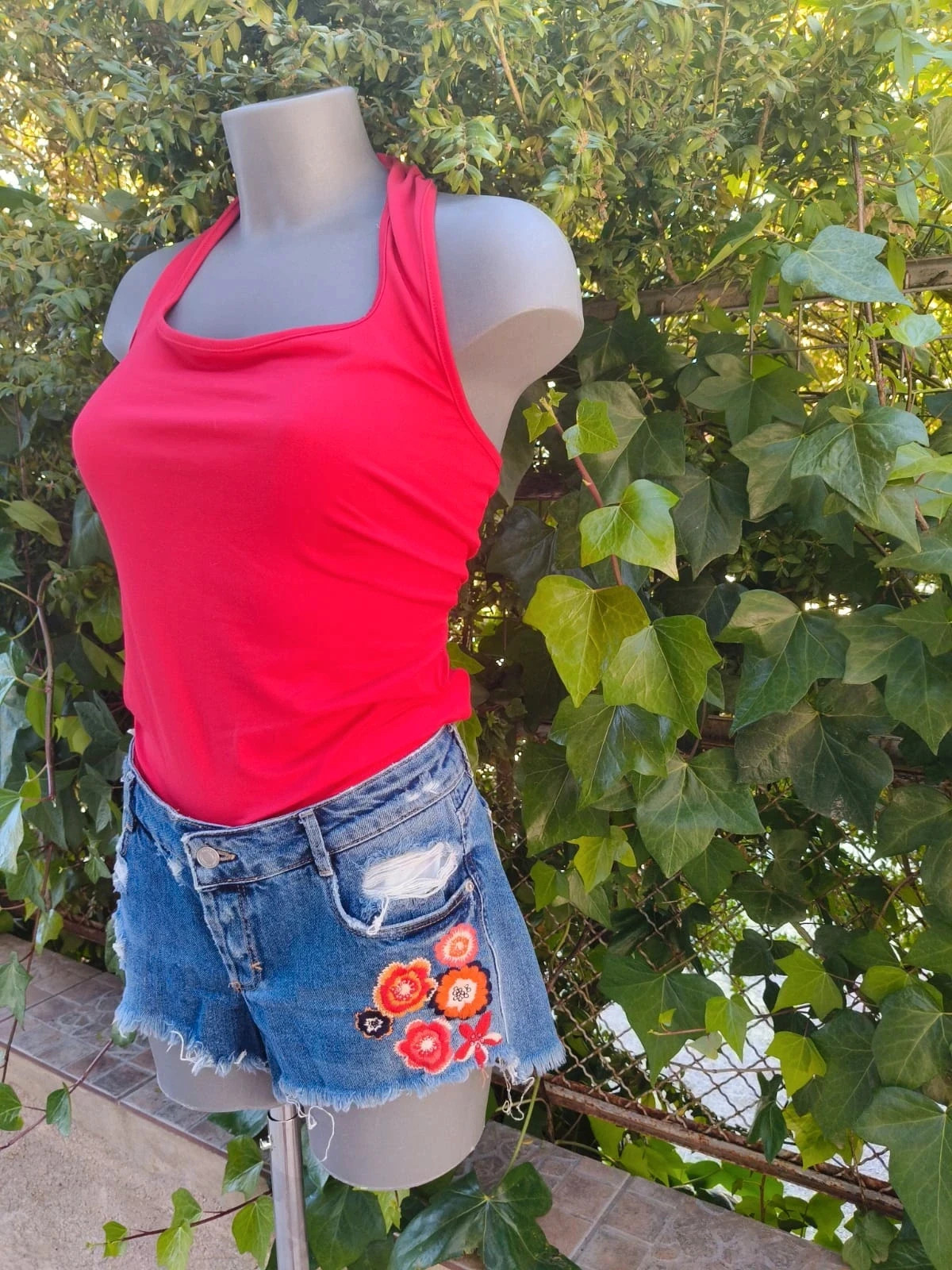 Shorts Vaqueros Rotos Zara Trafaluc – Talla 38 – Detalles Bordados de Flores 💐 – Zara – taille M / 38 / 10 3