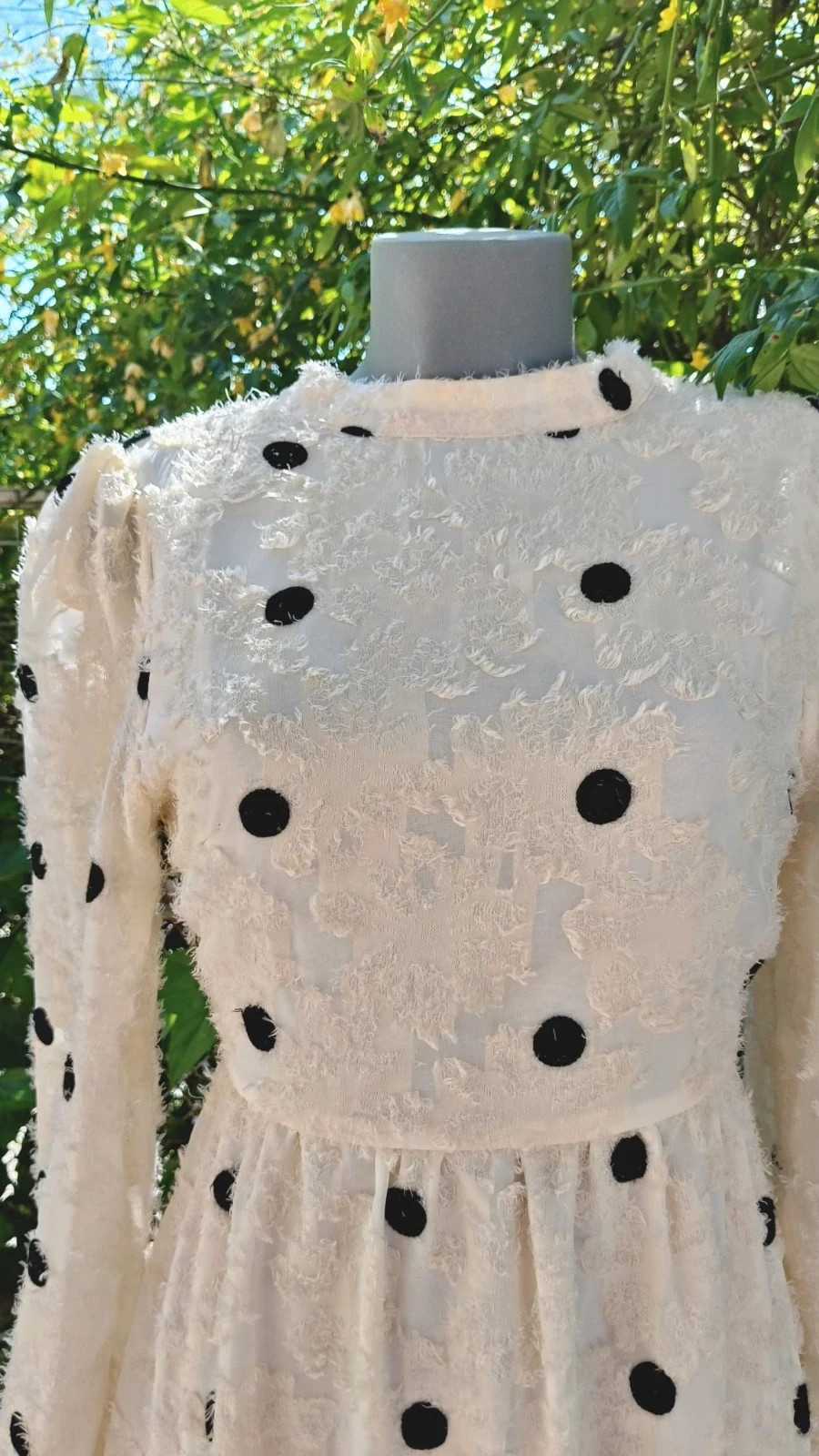 Elegante Vestido Mini Color Crema con Textura y Lunares 🌈 – La Boutique – taille M / 38 / 10 4