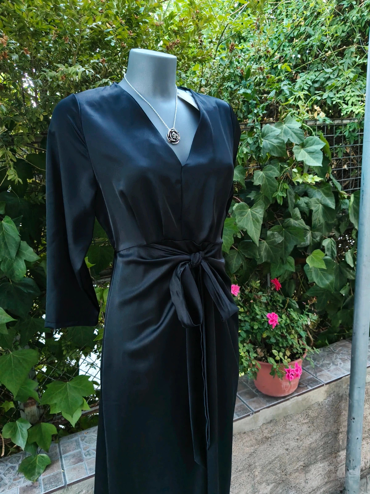 Vestido midi negro de satén con lazo 🌈 – Sazalaxa – taille S / 36 / 8 4