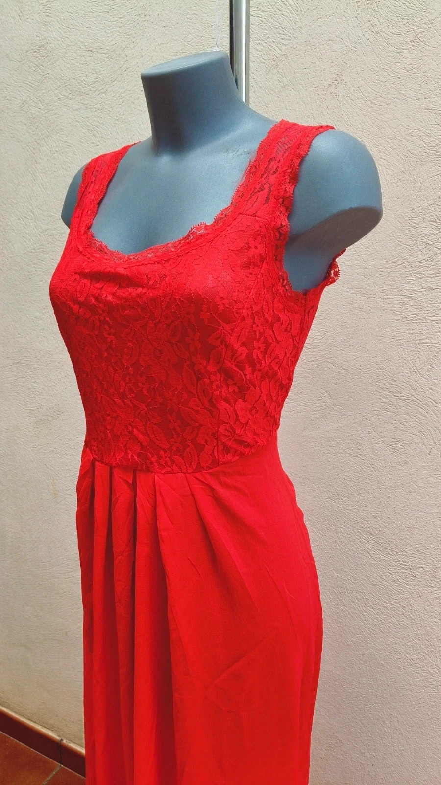 Vestido largo en rojo vibrante con encaje 🌈 – La Boutique – taille M / 38 / 10 5