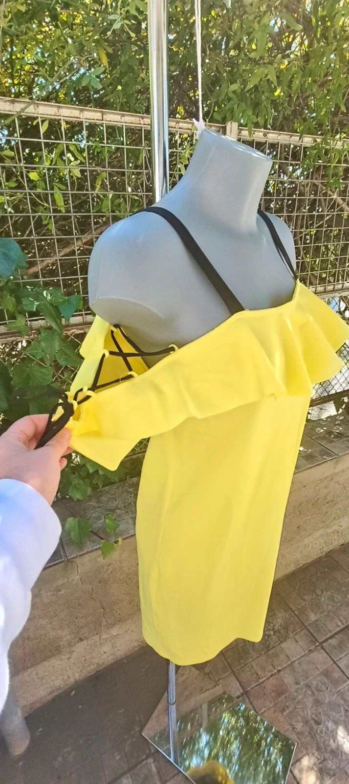 Vestido Zara Amarillo - Hombros Descubiertos y Volantes 🌈 – Zara – taille S / 36 / 8 2
