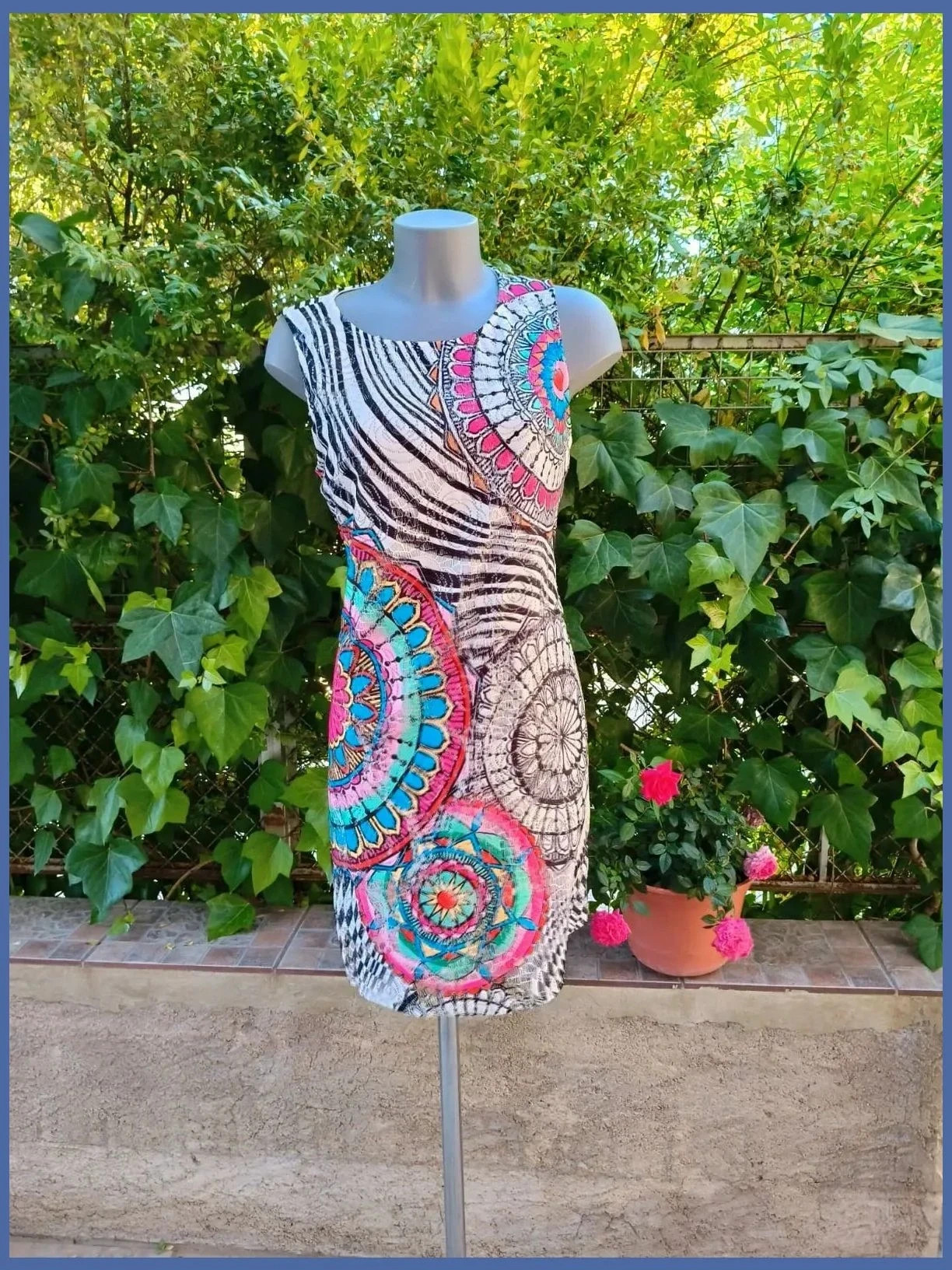Vestido ajustado Izabel London XL con mandalas coloridas – Izabel London – taille XL / 42 / 14