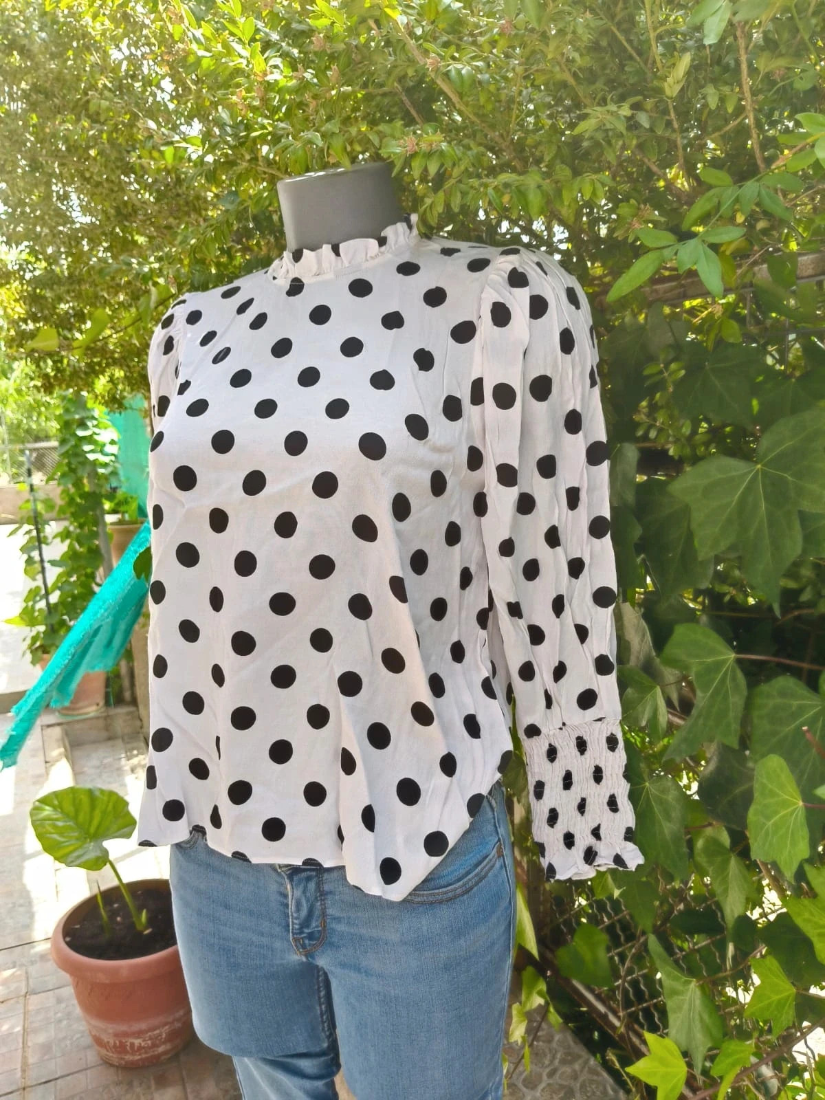 Blusa de Lunares Zara Woman – Elegancia Clásica con un Toque Romántico 🌈 – Zara – taille M / 38 / 10 4