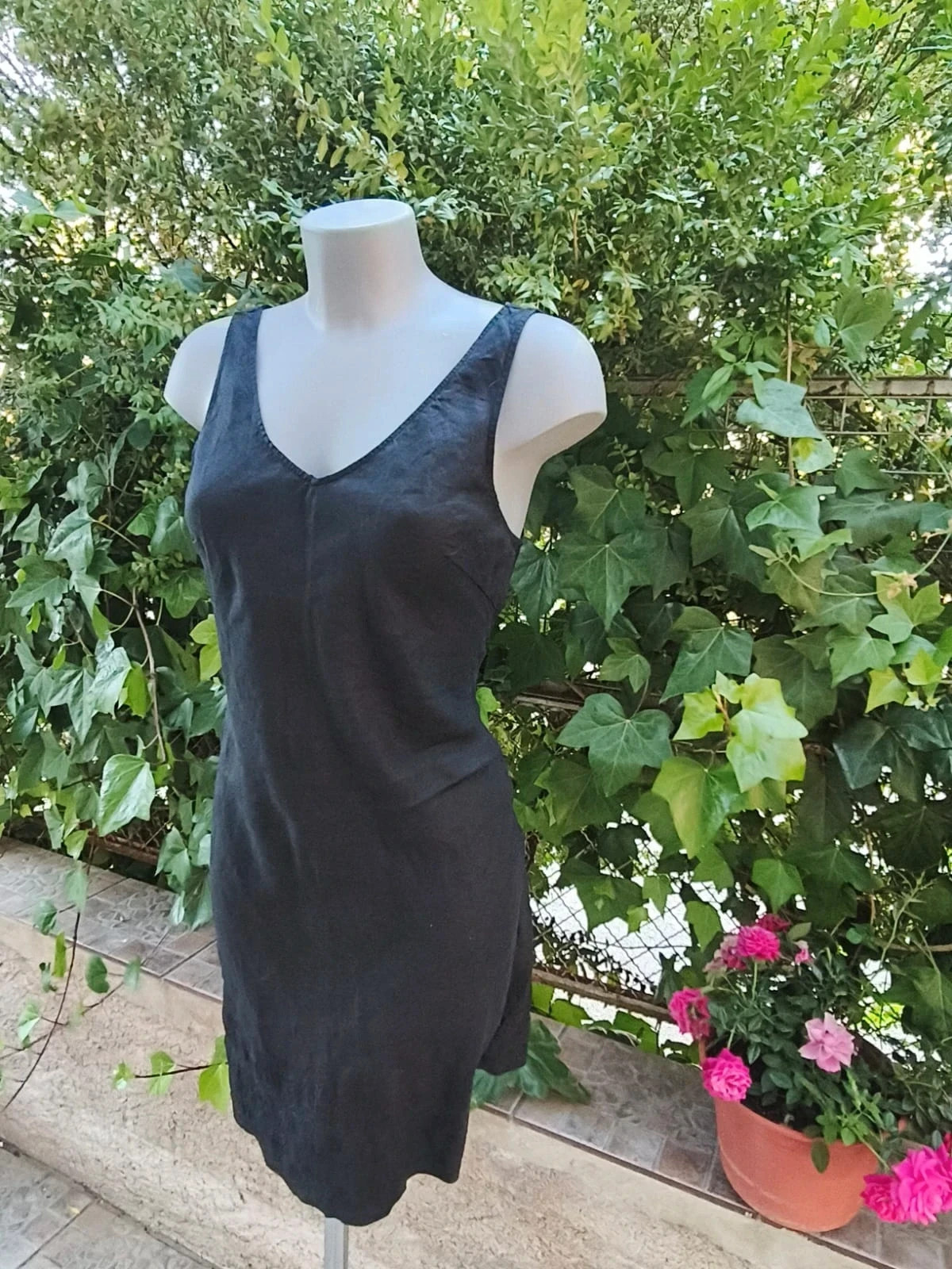 Vestido corto negro de lino con bordado calado / Robe courte en lin noir 🌈 – La Boutique – taille S / 36 / 8 3