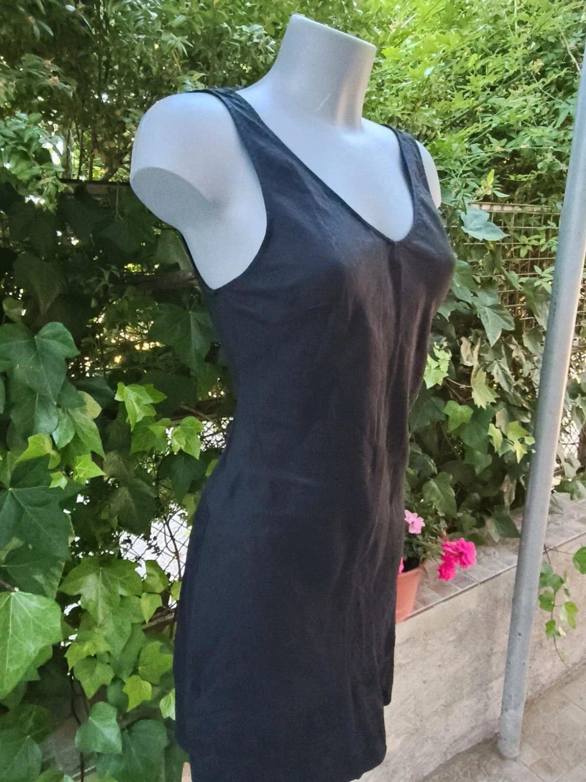 Vestido corto negro de lino con bordado calado / Robe courte en lin noir 🌈 – La Boutique – taille S / 36 / 8 5