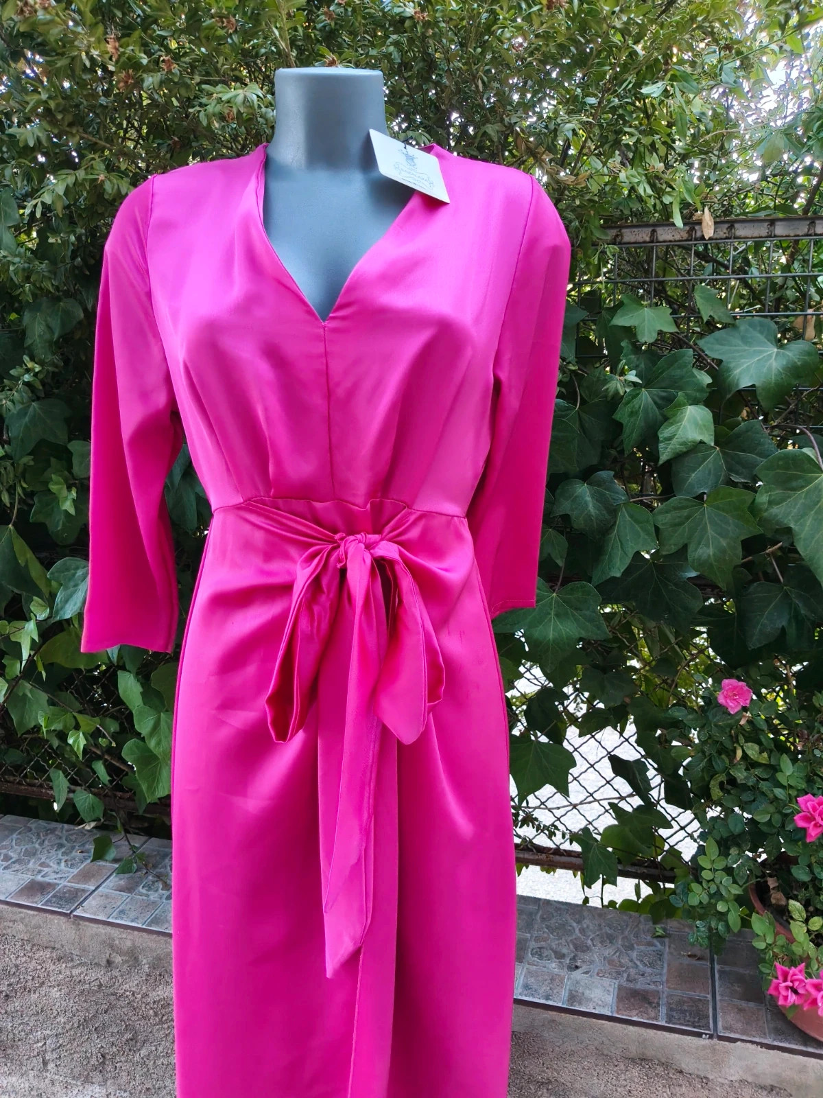Vestido midi rosa fucsia satinado con abertura y nudo delantero – Sazalaxa – taille S / 36 / 8 5