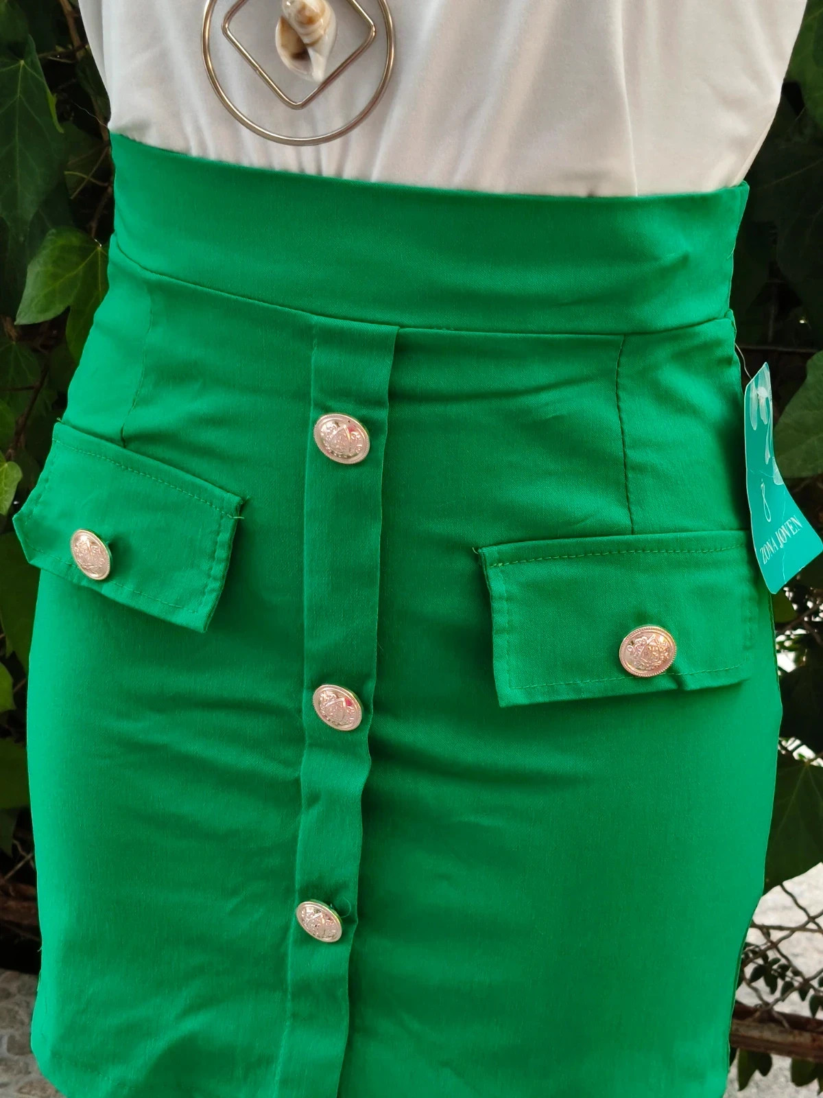 Falda corta verde con botones dorados 🌈 – La Boutique – taille S / 36 / 8 4