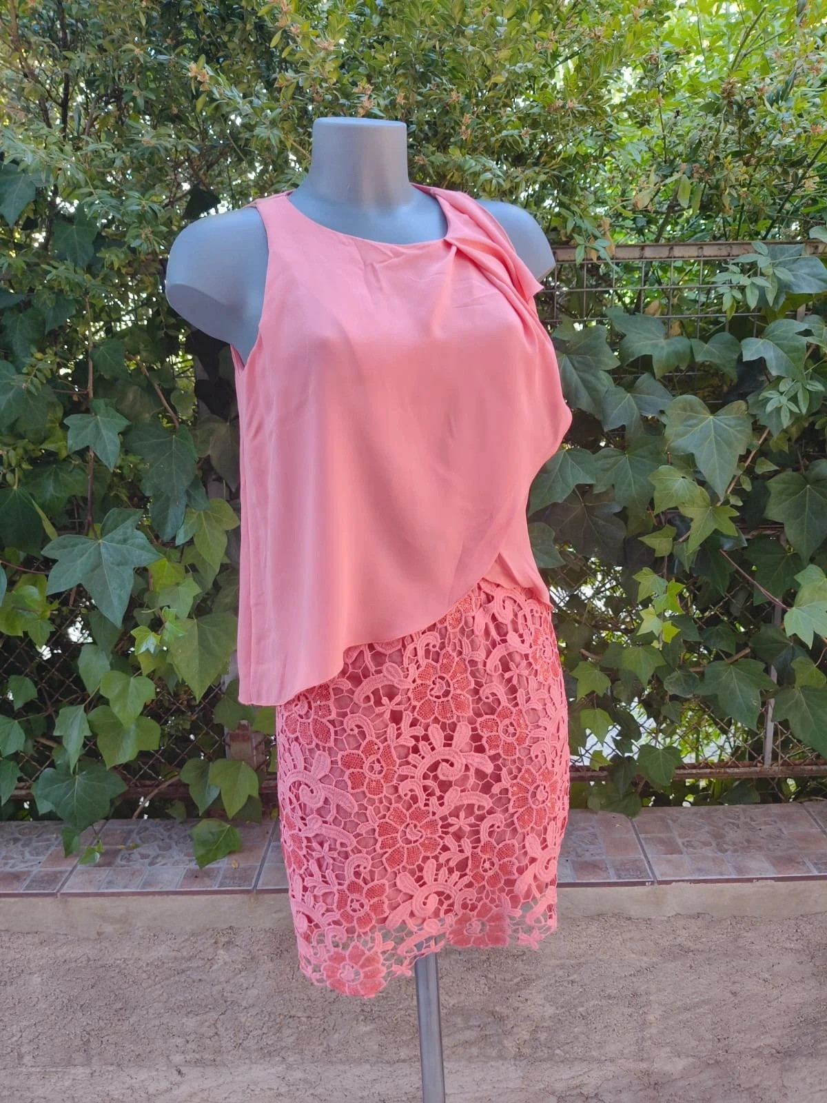 Vestido Coral con Encaje y Lentejuelas – Fórmula Joven (Talla 38)🌈 – Fórmula Joven – taille M / 38 / 10 3