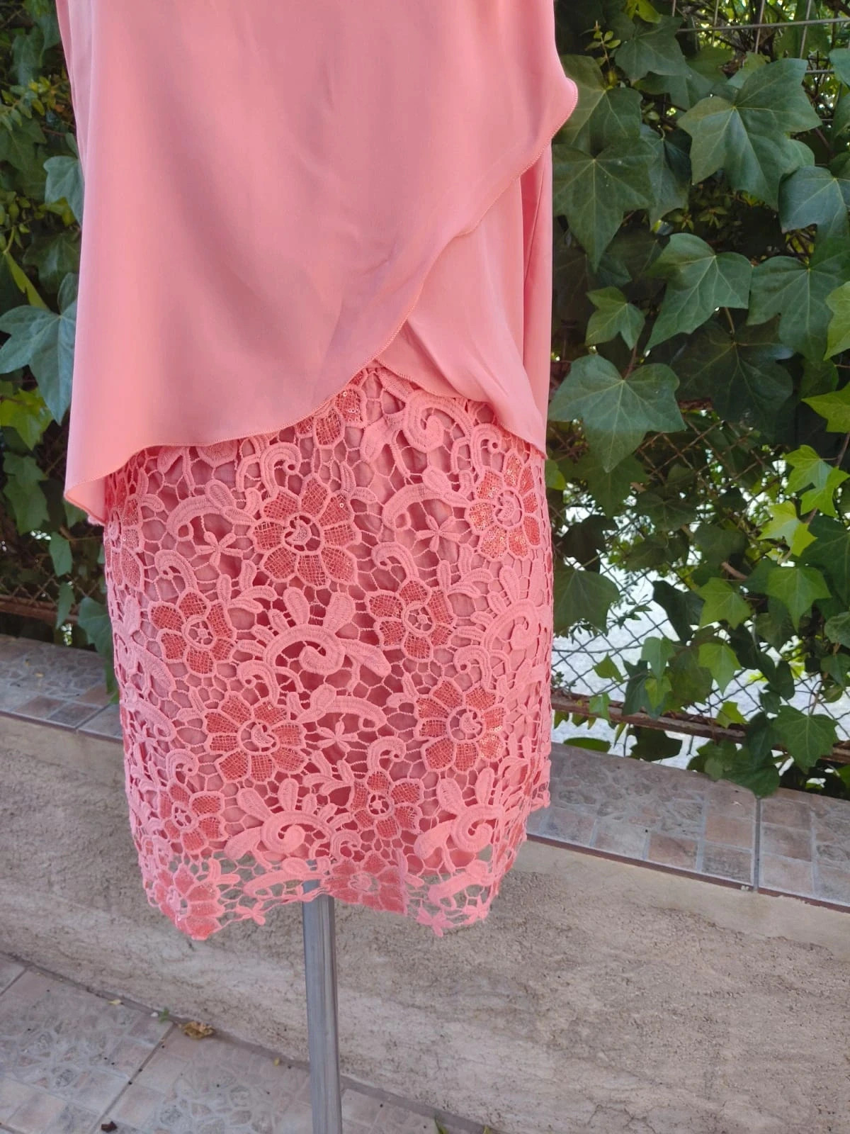 Vestido Coral con Encaje y Lentejuelas – Fórmula Joven (Talla 38)🌈 – Fórmula Joven – taille M / 38 / 10 5