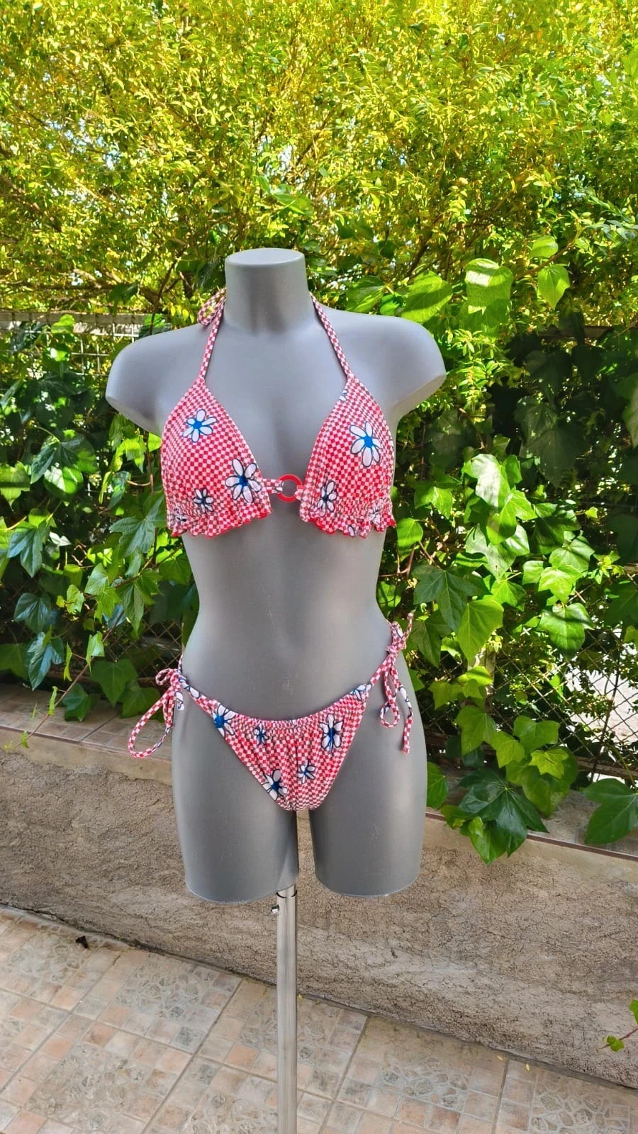 Bikini Estampado Floral y Rojo - Talla M – Summer – taille M / 38 / 10