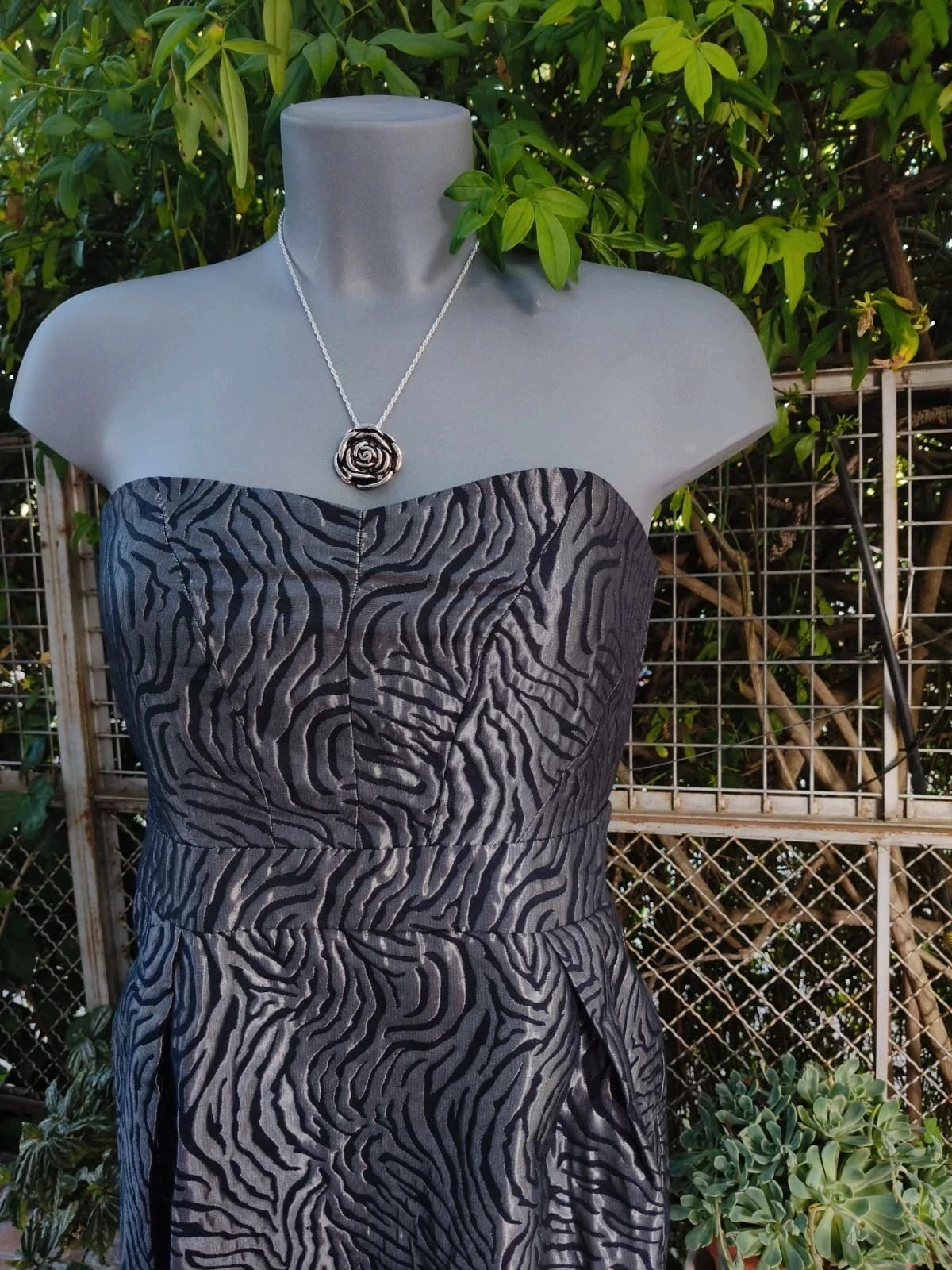 Vestido Palabra de Honor con Relieve Satinado 🌈 – Jeans & Clothes – taille S / 36 / 8 2