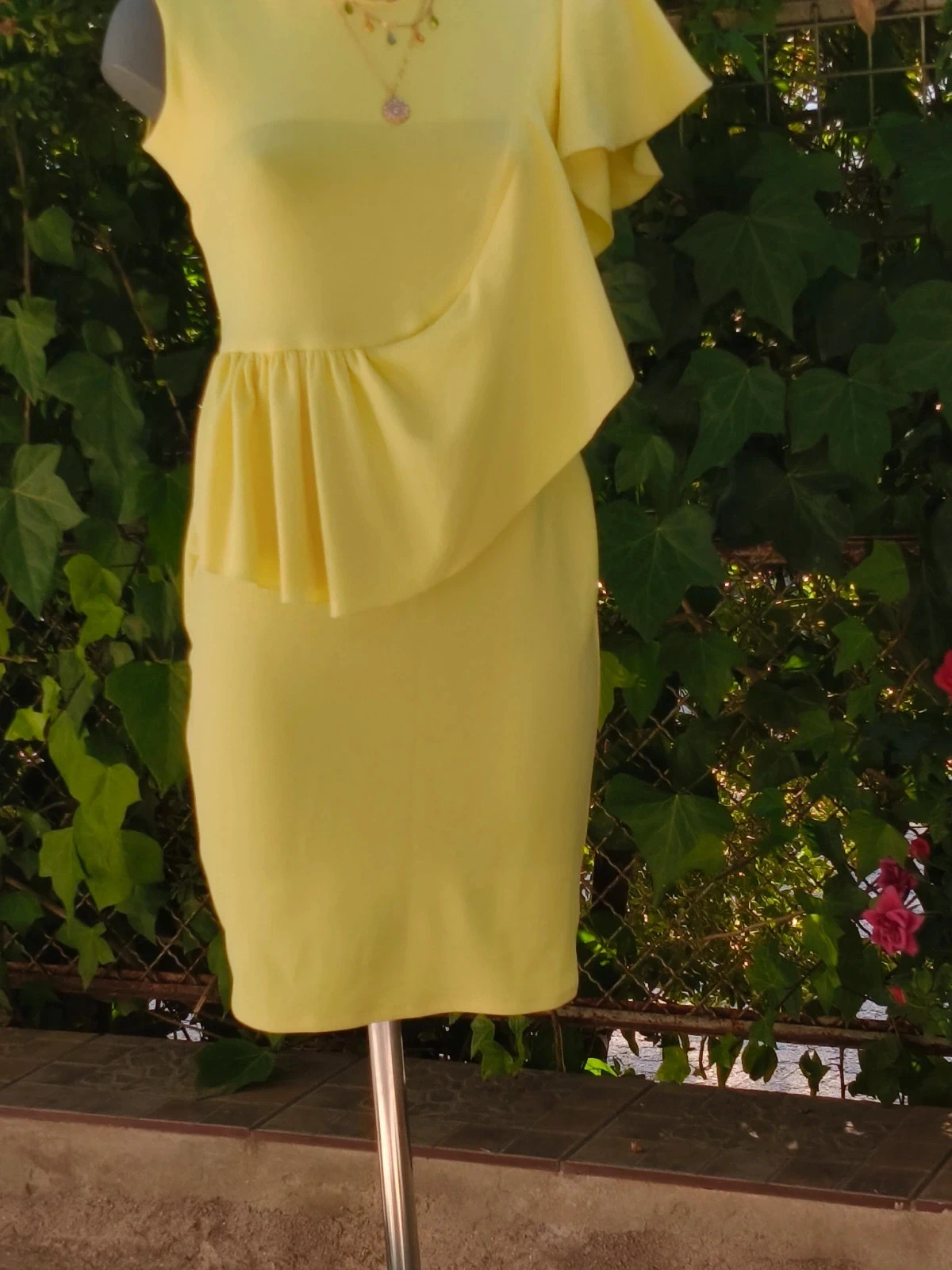 Vestido invitada amarillo con volantes 🌈 – La Boutique – taille M / 38 / 10 3