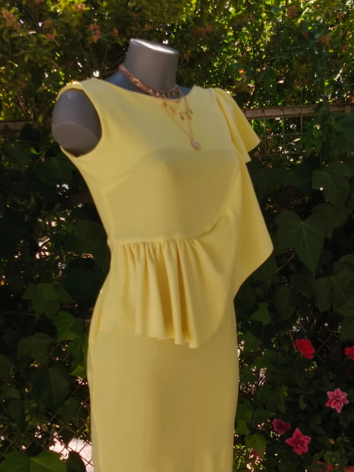 Vestido invitada amarillo con volantes 🌈 – La Boutique – taille M / 38 / 10 4