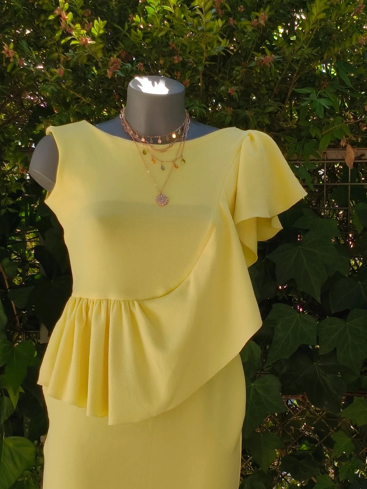 Vestido invitada amarillo con volantes 🌈 – La Boutique – taille M / 38 / 10 2