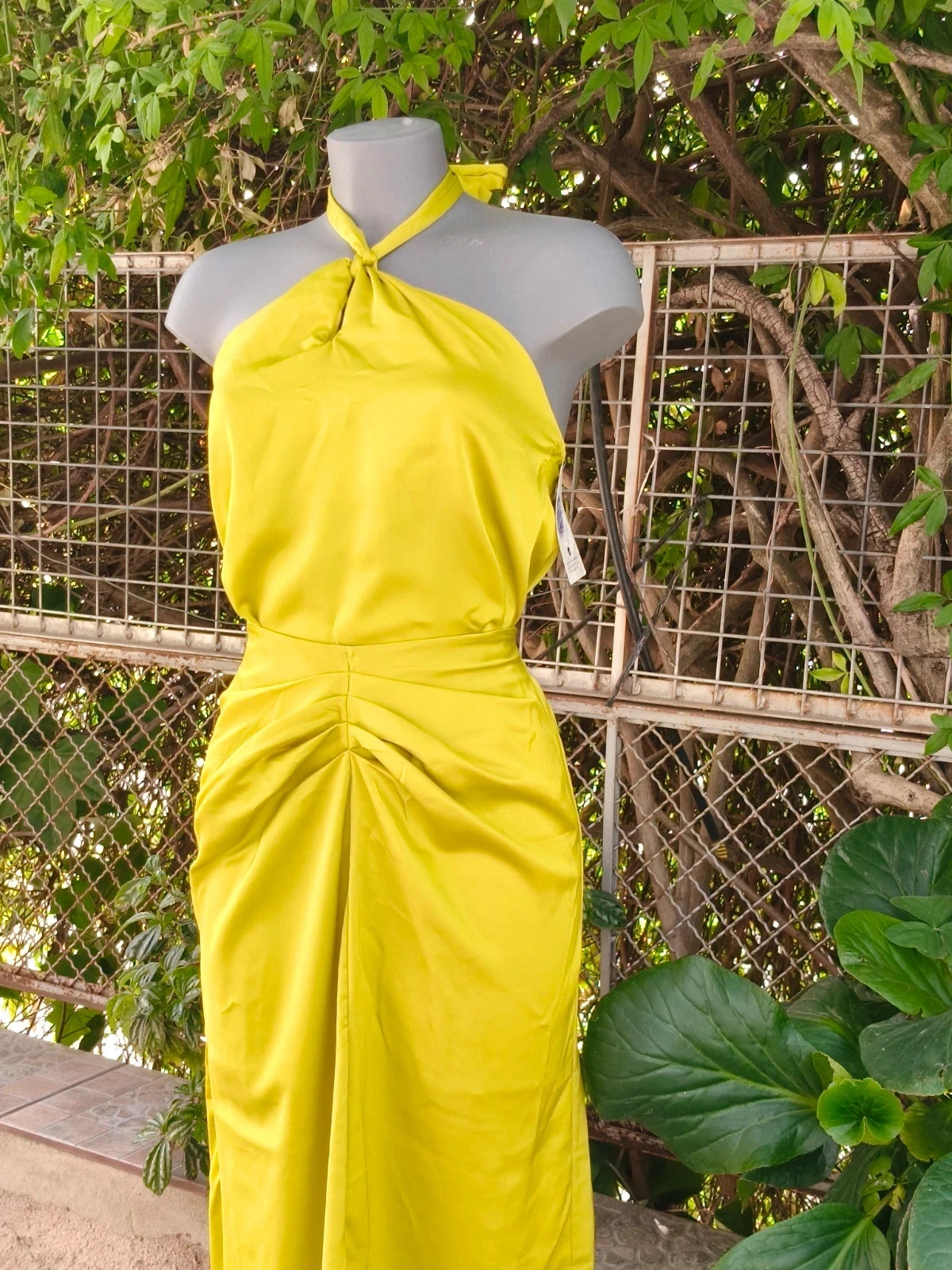 Conjunto de dos piezas verde lima top halter y falda midi drapeada 🌈 – La Boutique – taille S / 36 / 8 3