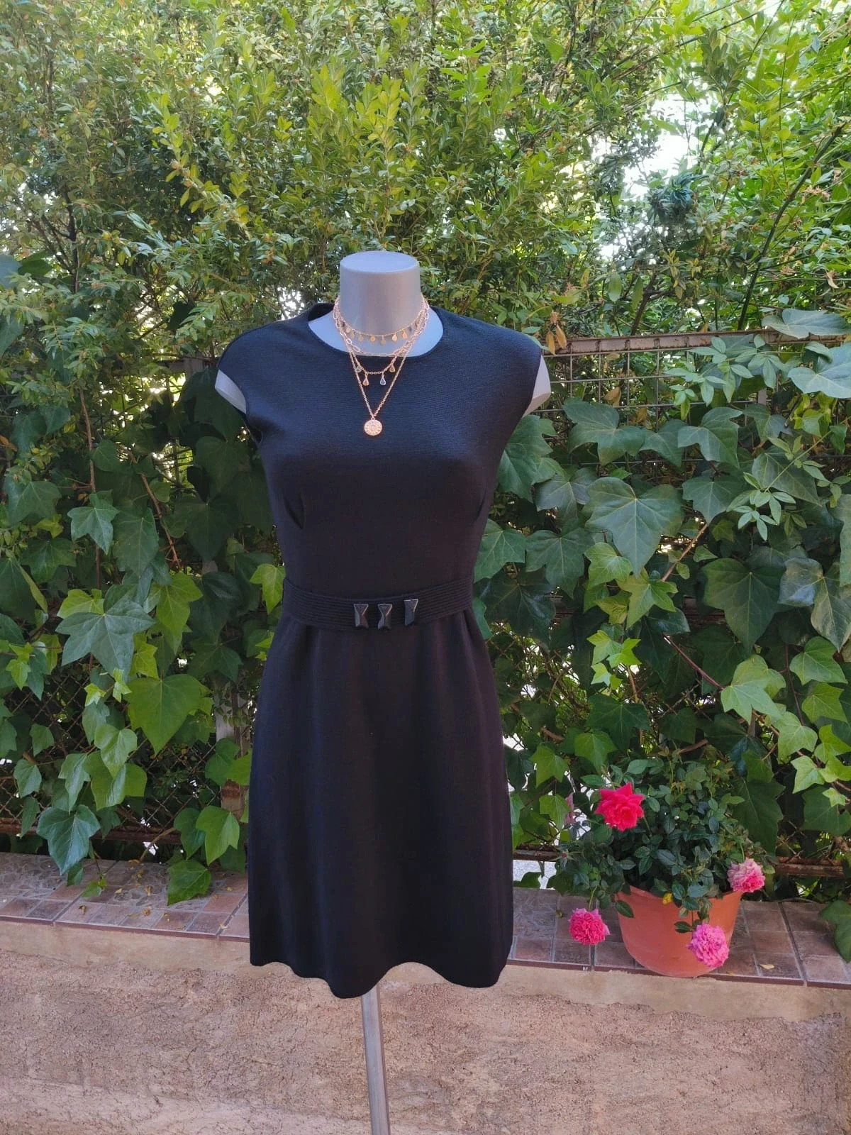 Vestido Cortefiel Negro con Cinturón – Talla S 🌈 – Cortefiel – taille S / 36 / 8
