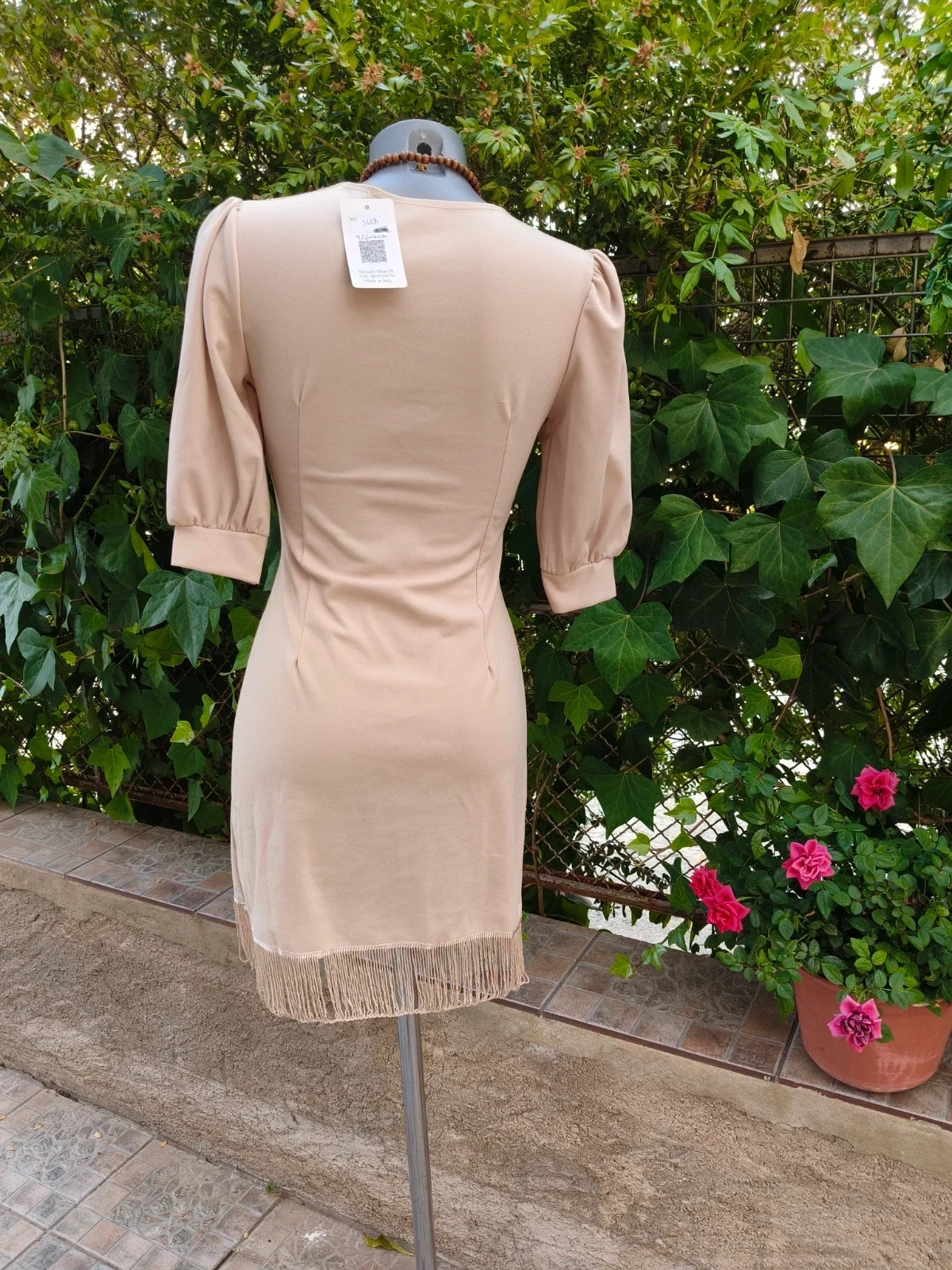 Vestido beige corto con flecos 🌈 – La Boutique – taille S / 36 / 8 5