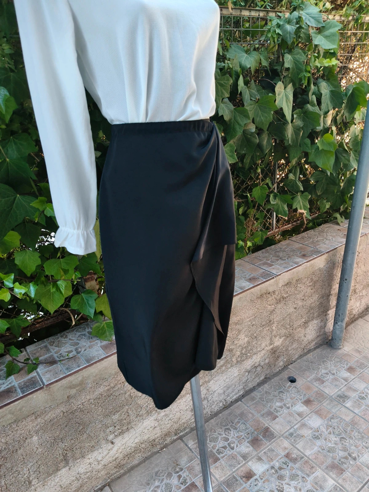 Falda midi negra elegante con drapeado Alba Fornari 🌈 – Alba Fornari – taille XL / 42 / 14 4