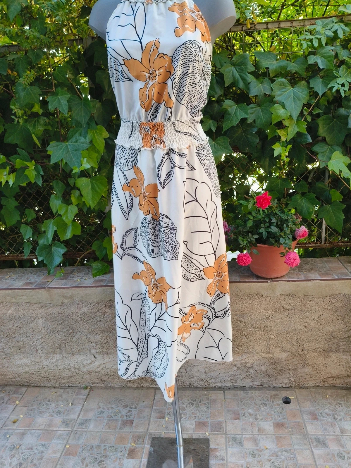 Vestido largo blanco floral naranja, escote halter y nido de abeja 🐝 – La Boutique – taille M / 38 / 10 3