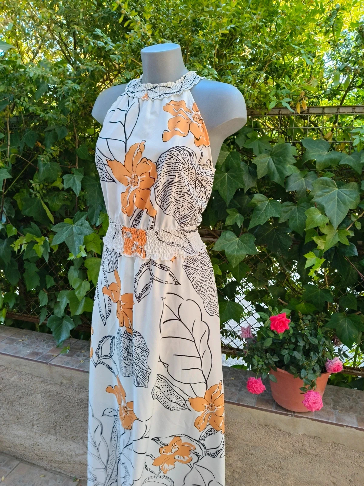 Vestido largo blanco floral naranja, escote halter y nido de abeja 🐝 – La Boutique – taille M / 38 / 10 5