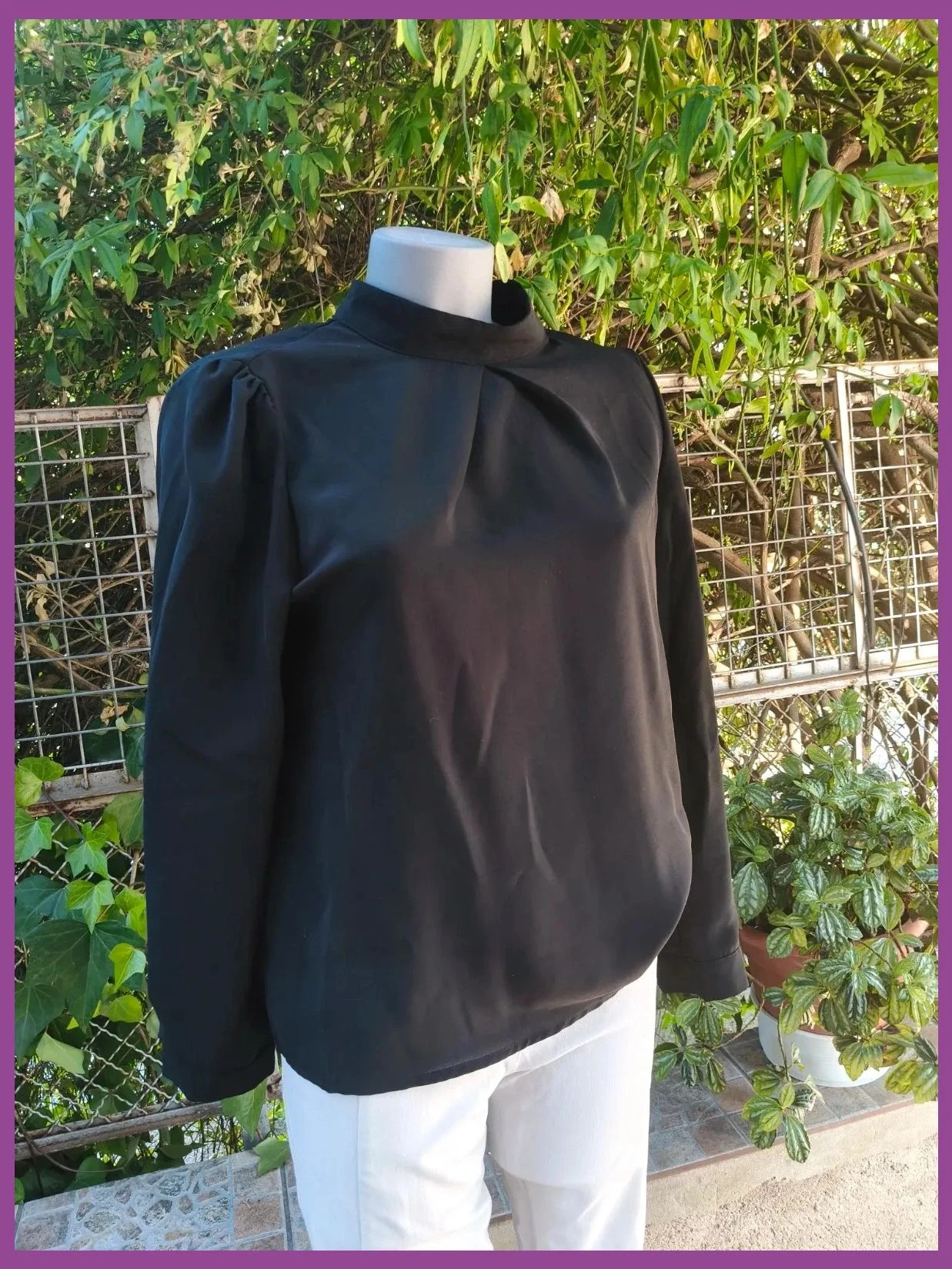 Elegante Blusa Negra de Cuello Alto y Manga Larga – La Boutique – taille S / 36 / 8 2