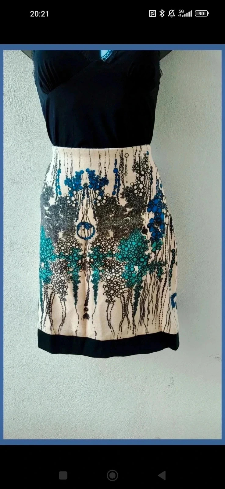 Falda estampada con bajo negro 🌈 – La Boutique – taille M / 38 / 10