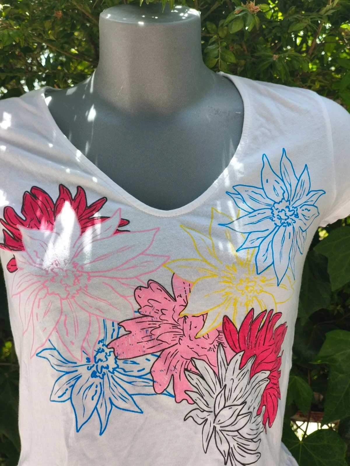 Camiseta Blanca con Estampado Floral y Volante - Salsa (Talla S) 🌈 – Salsa – taille S / 36 / 8 3