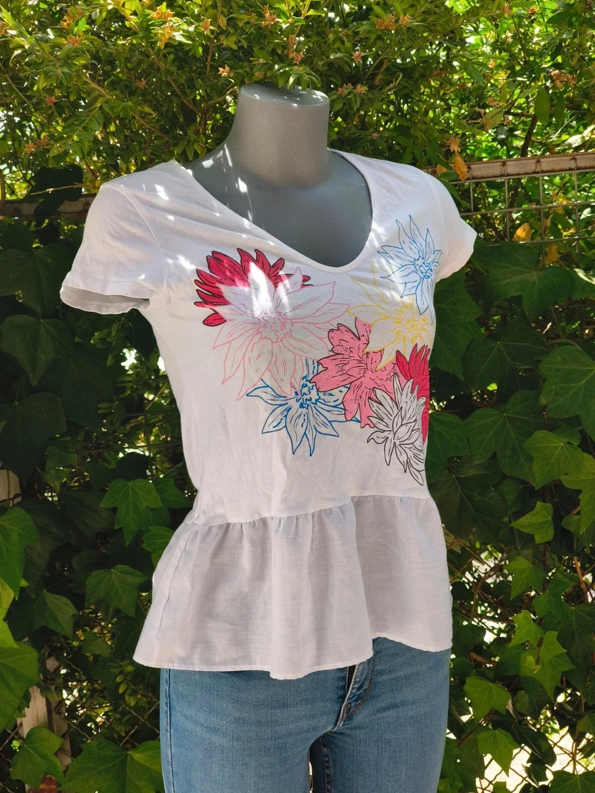 Camiseta Blanca con Estampado Floral y Volante - Salsa (Talla S) 🌈 – Salsa – taille S / 36 / 8 2